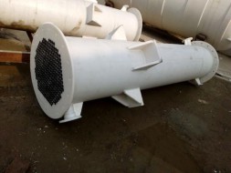 聚丙烯列管式降膜吸收器